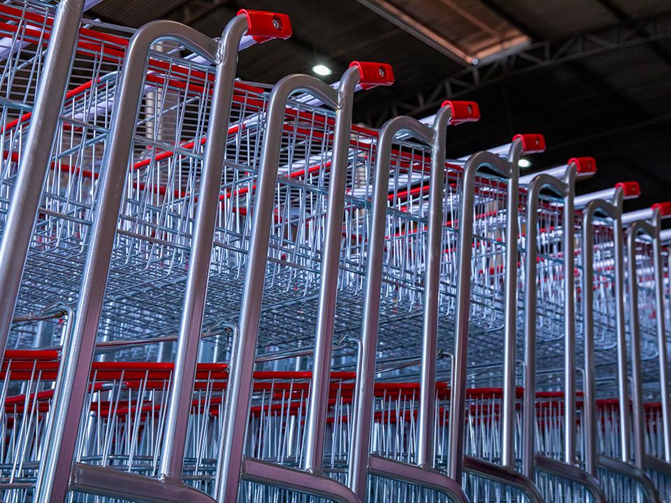 Carrinhos de supermercado com pintura personalizada