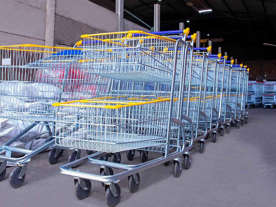 Carrinhos de supermercado fabricados em Cláudio-MG